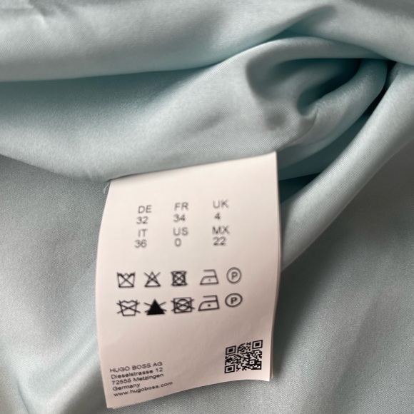 Boss silk mint color pleated dress. - Picture 7 of 10